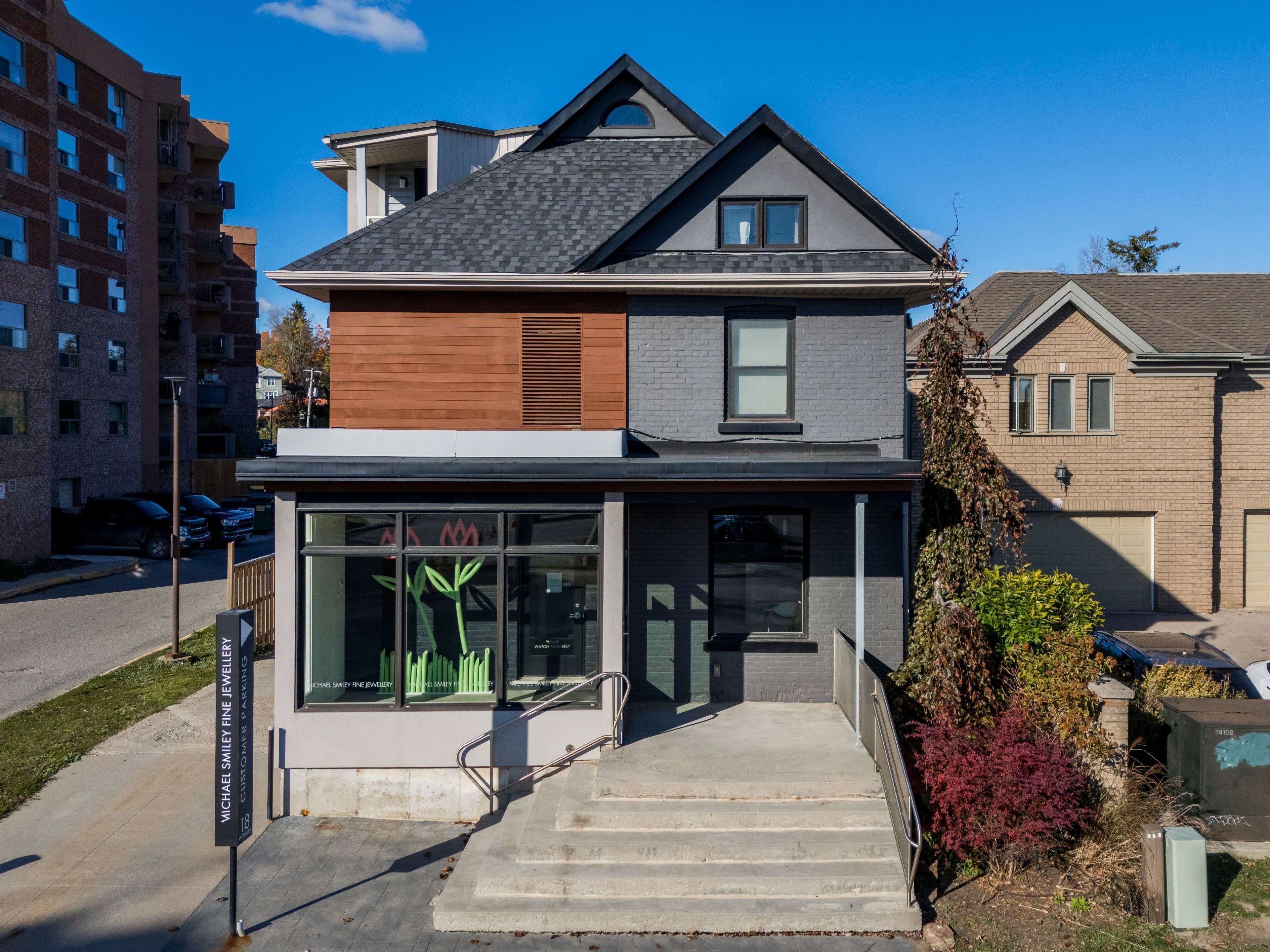 Barrie, ON L4M 1L4,18 Worsley ST