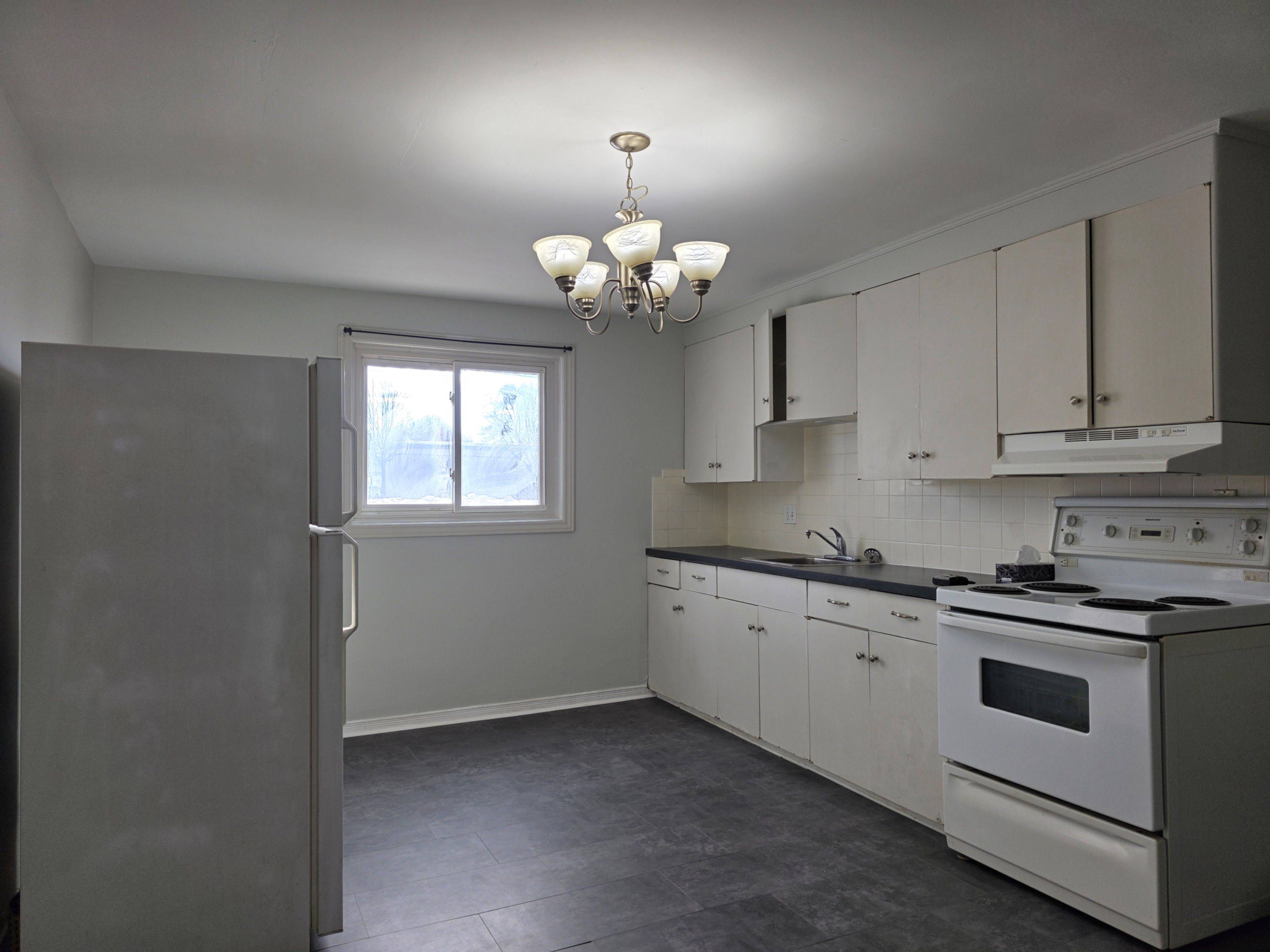 Brantford, ON N3S 4X4,362 Grey ST #2