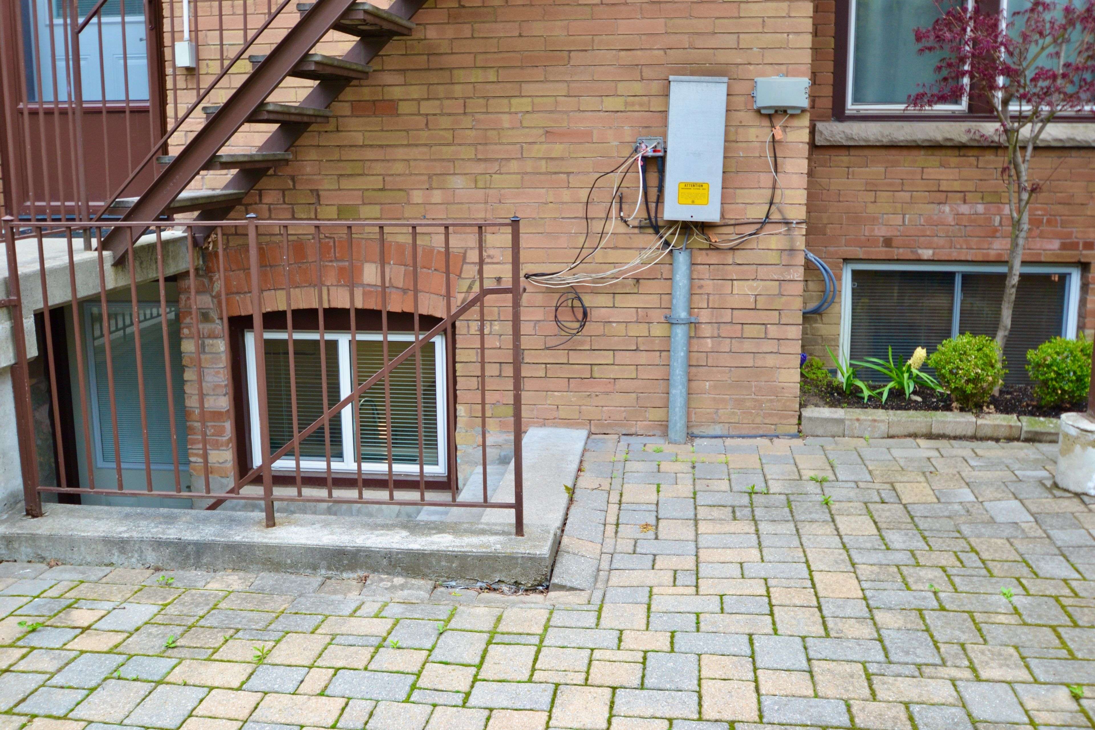 Toronto C02, ON M5R 2S5,180 Madison AVE #Lower