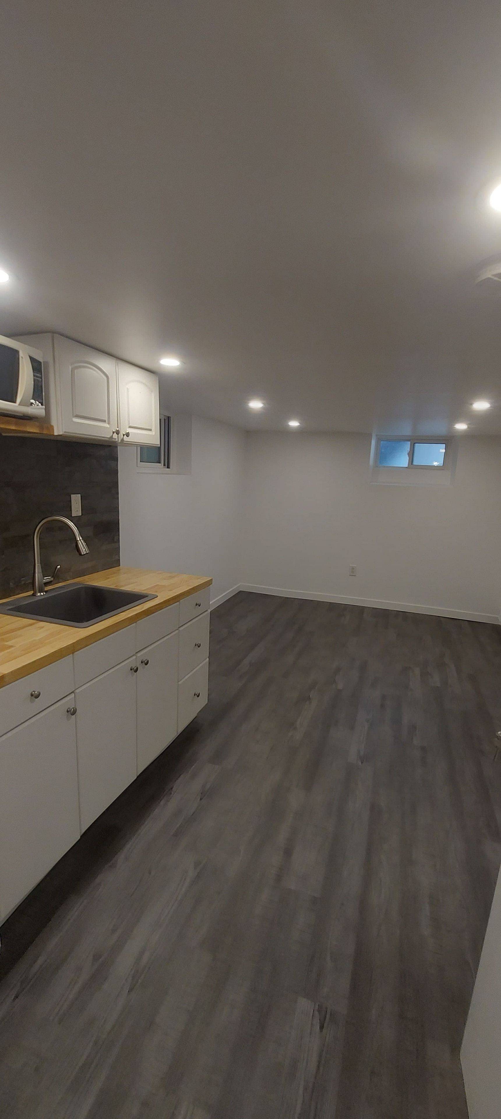 Toronto C04, ON M5N 1G4,74 Burnaby BLVD #Lower 1