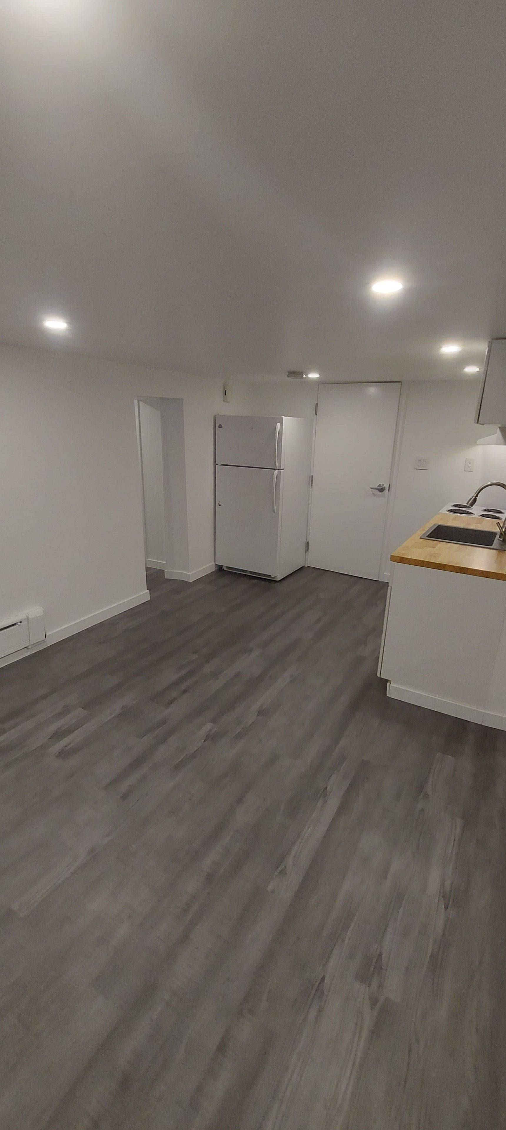 Toronto C04, ON M5N 1G4,74 Burnaby BLVD #Lower 1