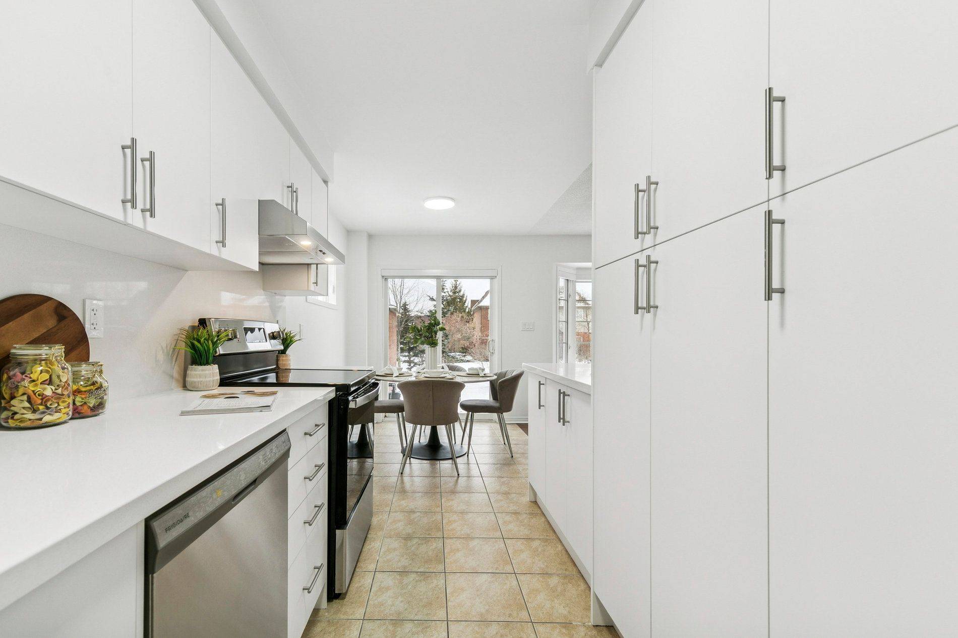 Mississauga, ON L5M 0A5,3950 Erin Centre BLVD #45