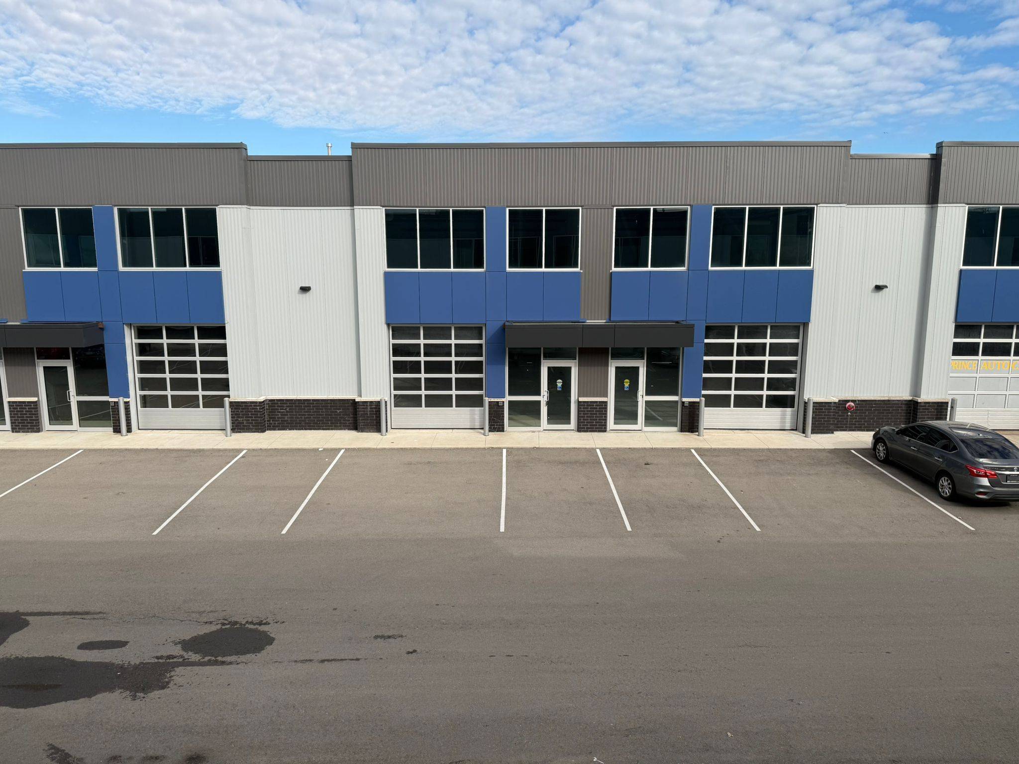 Hamilton, ON L8P 4L9,406 Pritchard RD #11