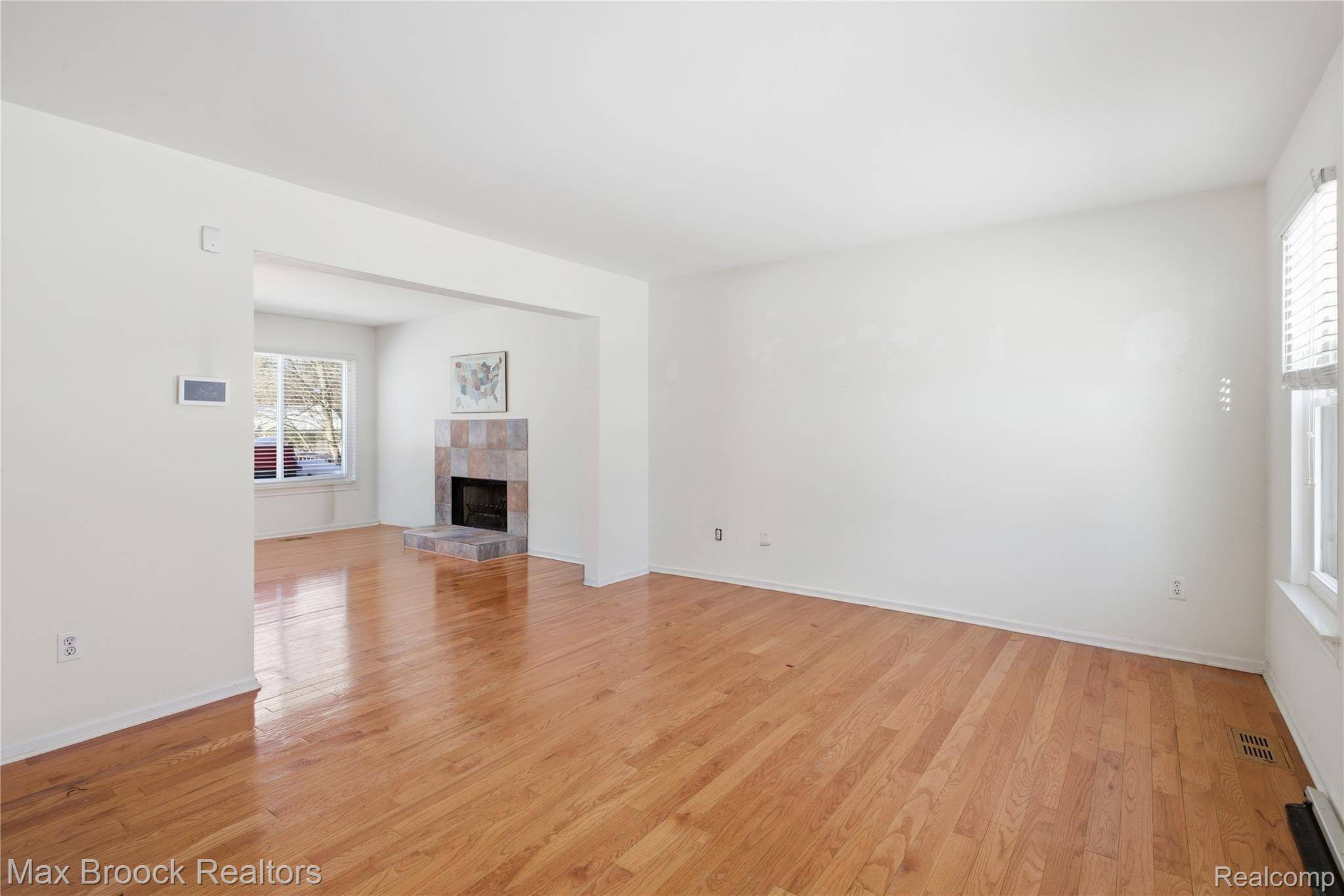 Waterford, MI 48327,1418 Glenview DR