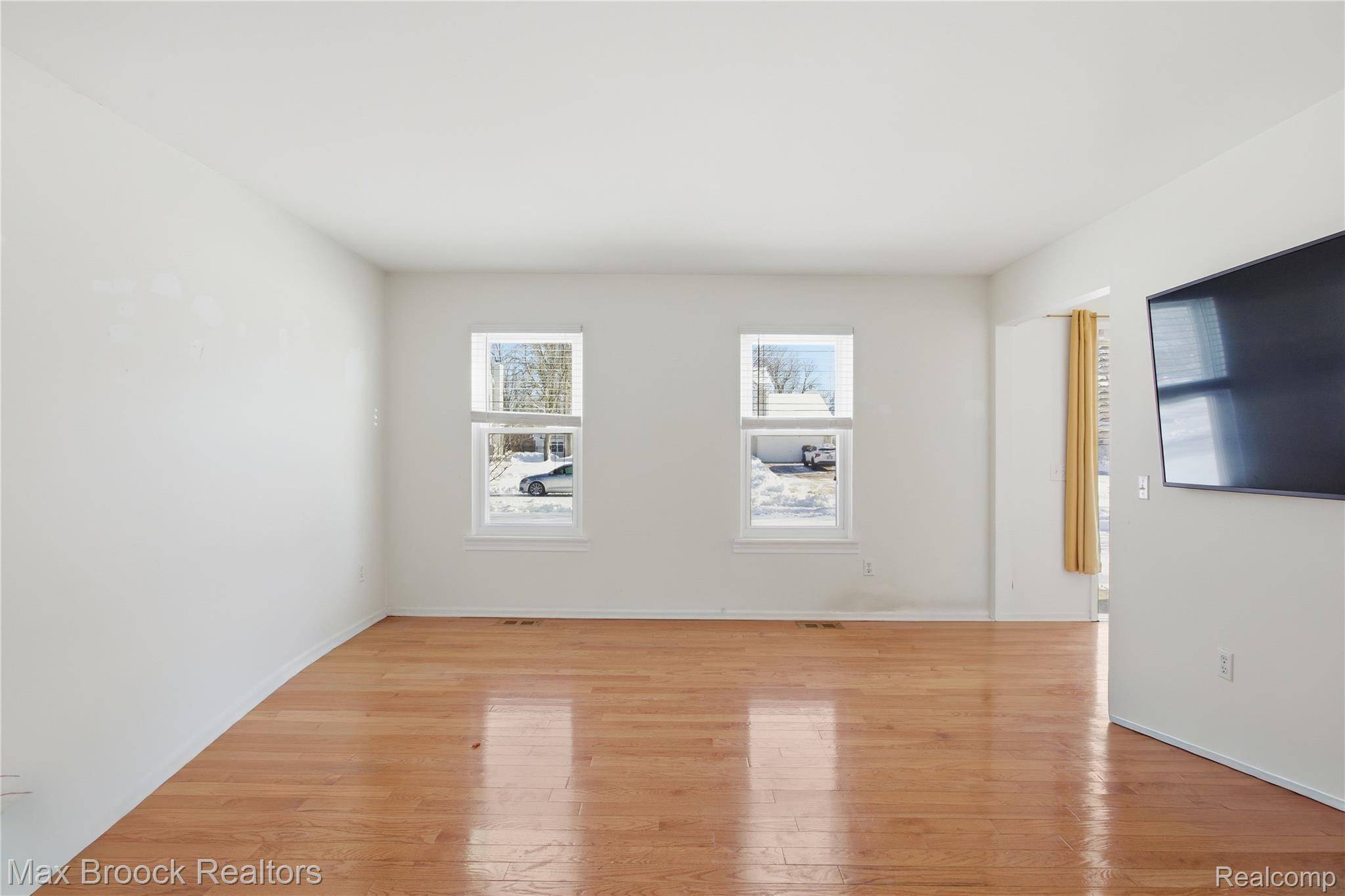 Waterford, MI 48327,1418 Glenview DR