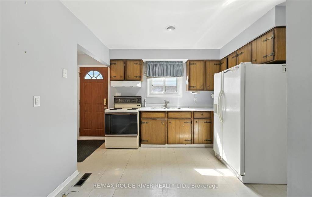 Whitby, ON L1N 5M3,Address not disclosed