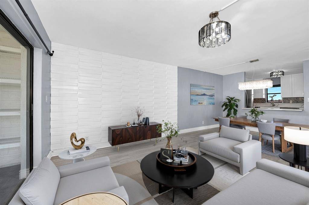 Boca Raton, FL 33428,9355 SW 8th St #401