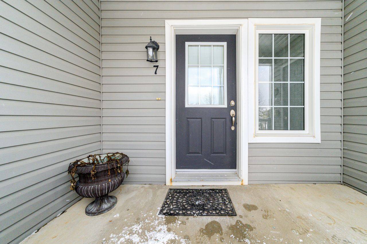 Collingwood, ON L9Y 5K4,7 Royalton LN