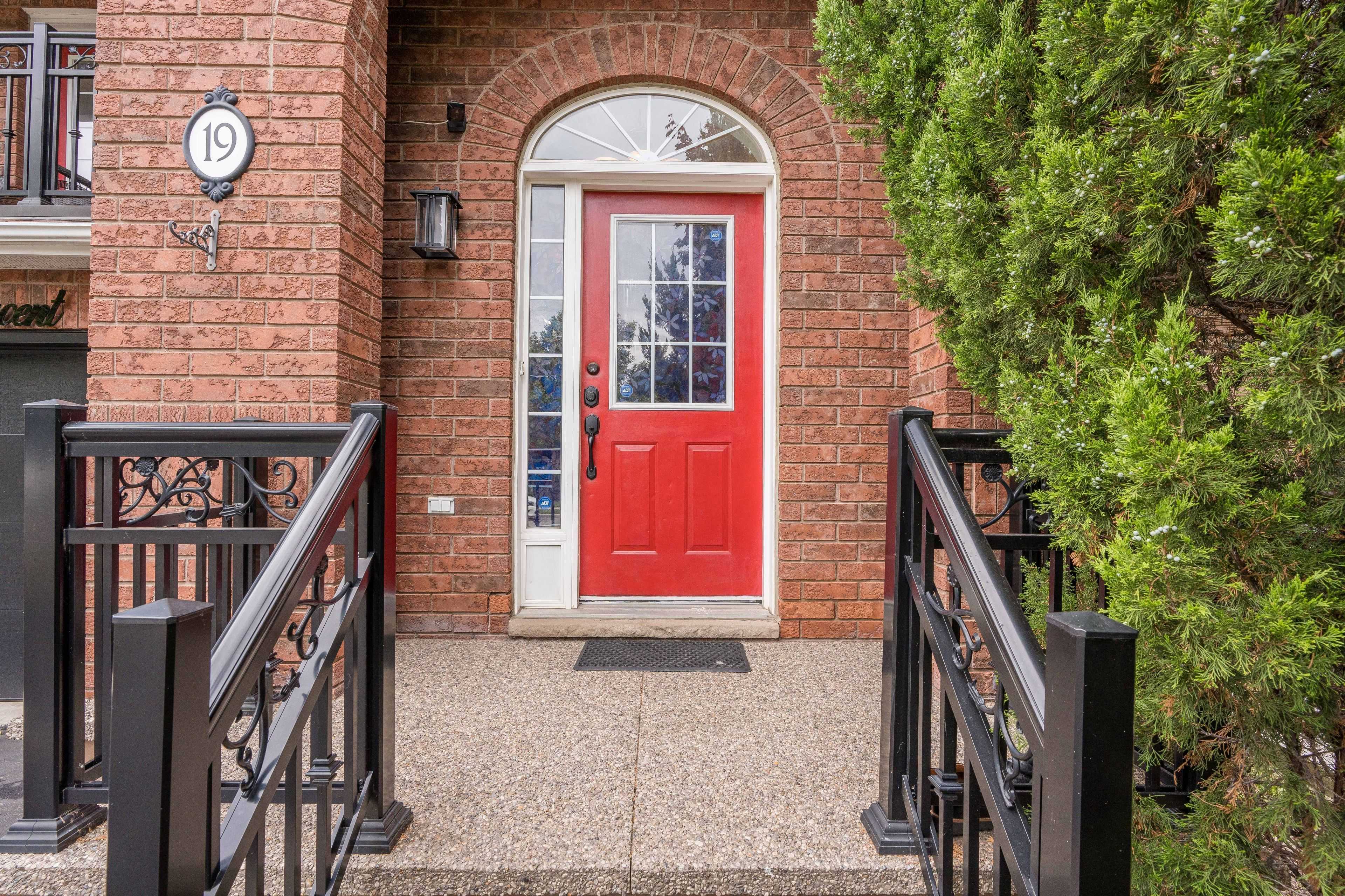 Brampton, ON L7A 2V2,19 River Rock CRES