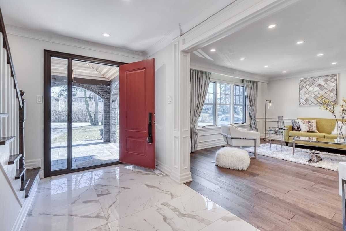 Oakville, ON L6J 5R7,271 Lawson ST