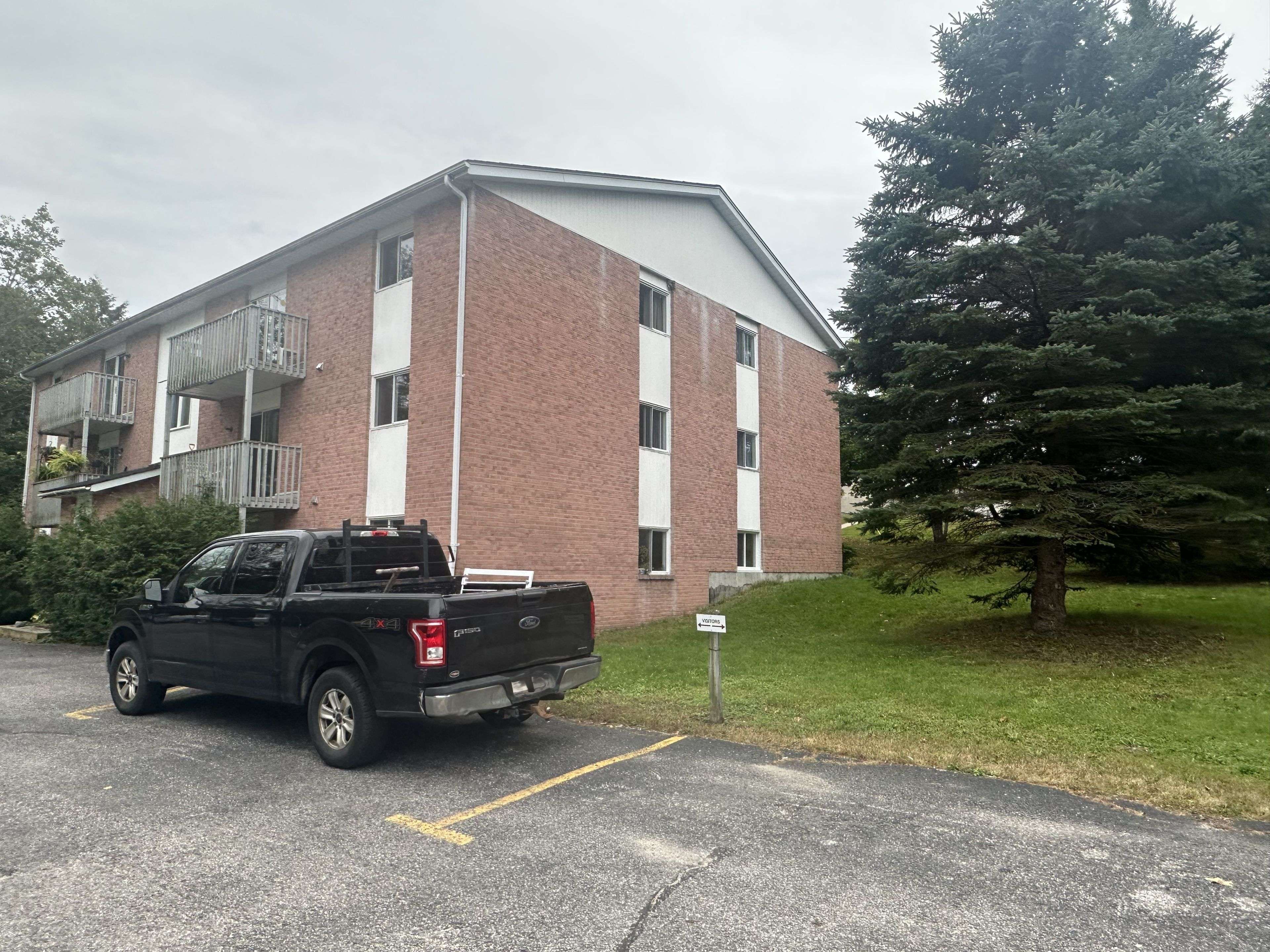 Bracebridge, ON P1L 1H7,25 Alexandra ST