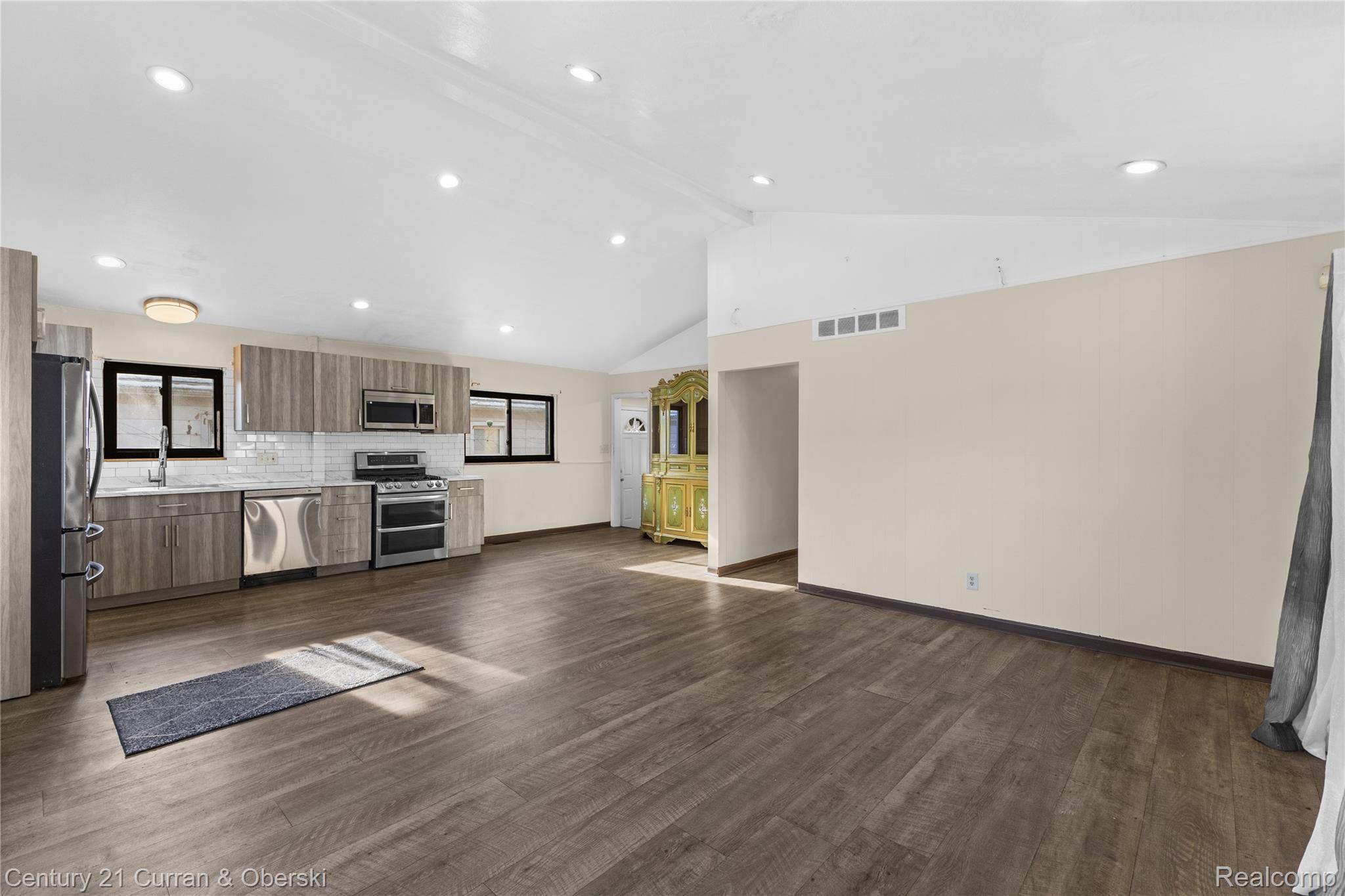 Dearborn Heights, MI 48127,5949 Fenton ST