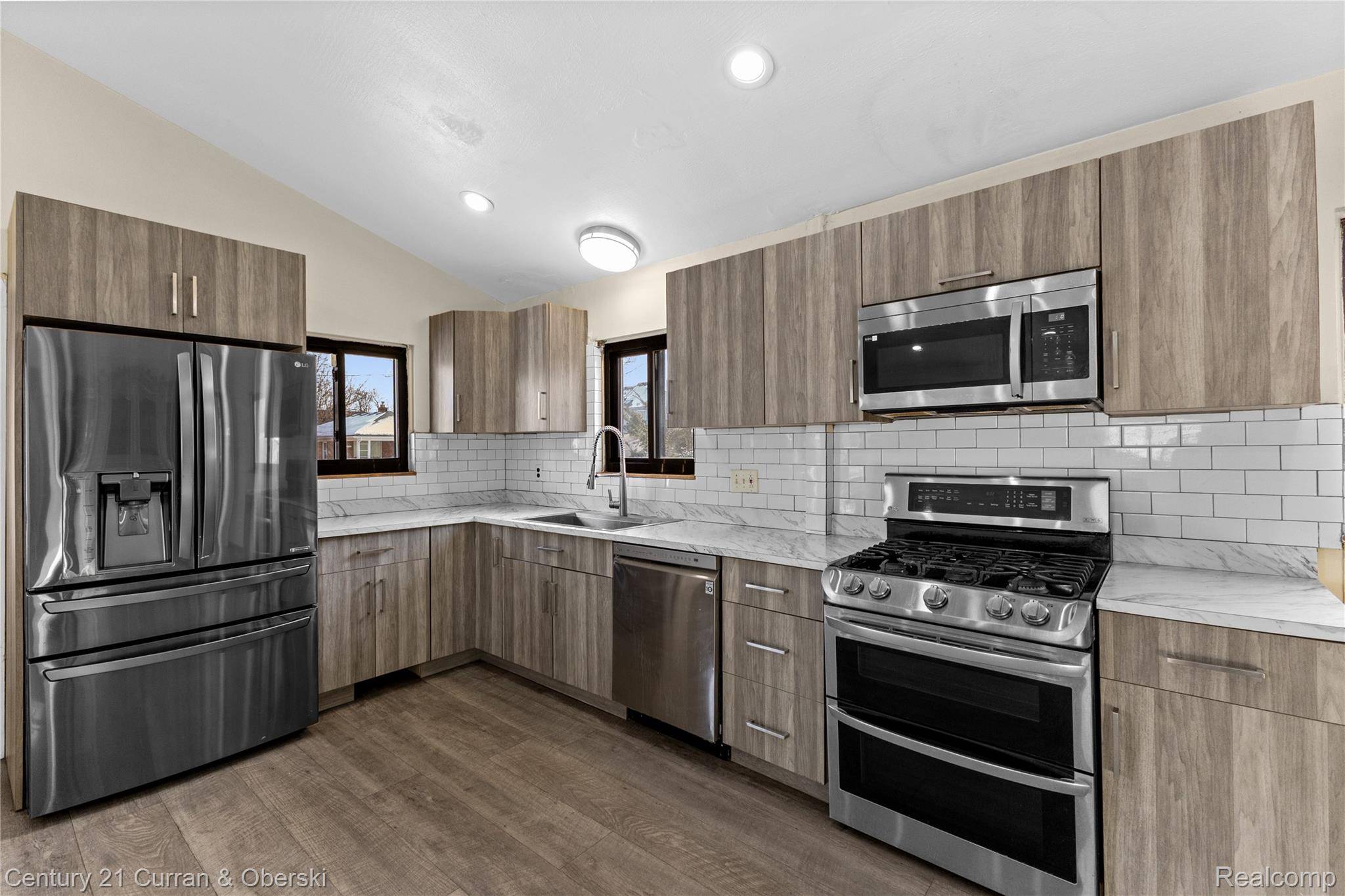 Dearborn Heights, MI 48127,5949 Fenton ST