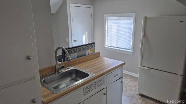 Fenton, MI 48220,1419 Fox ST #Upper