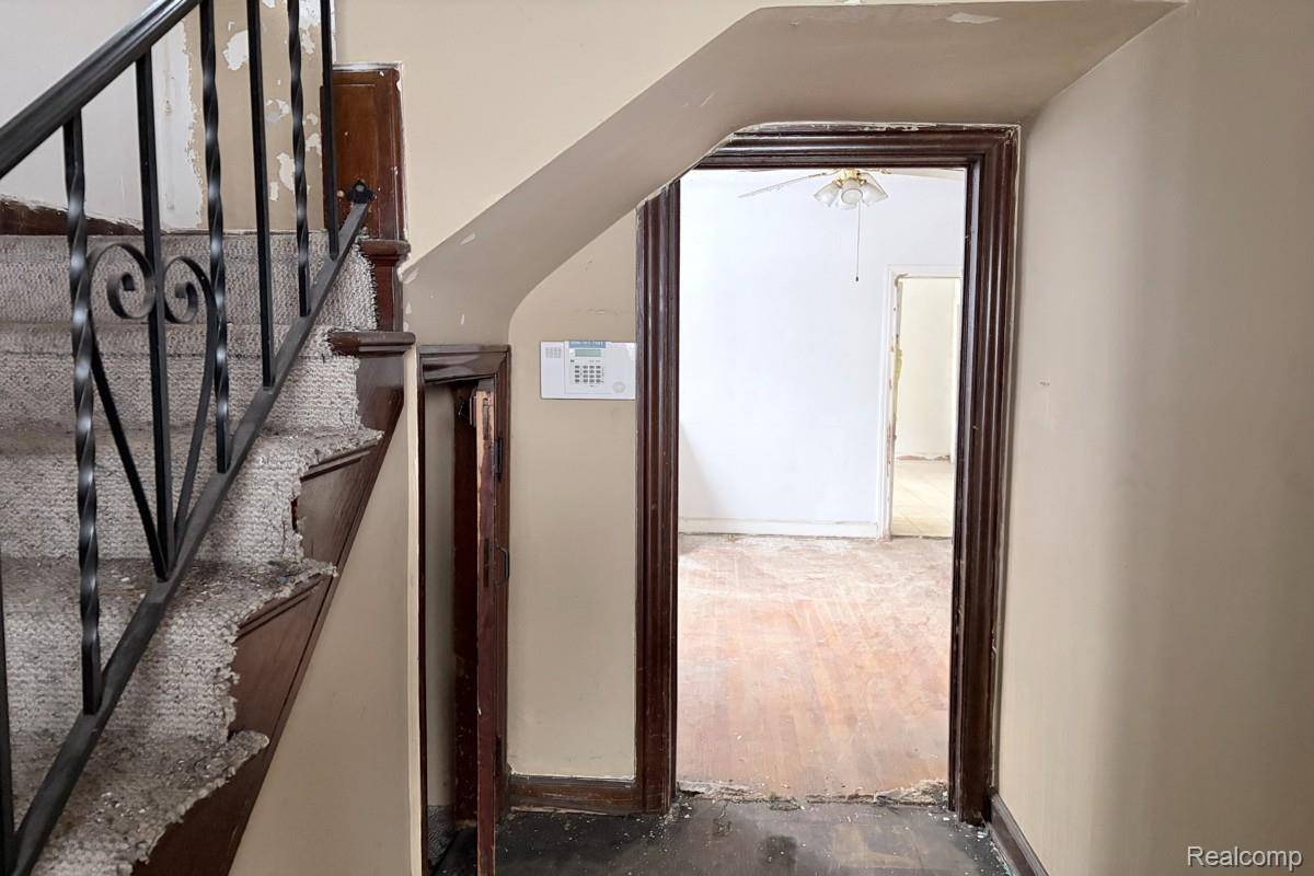 Detroit, MI 48213,5105 Seyburn ST