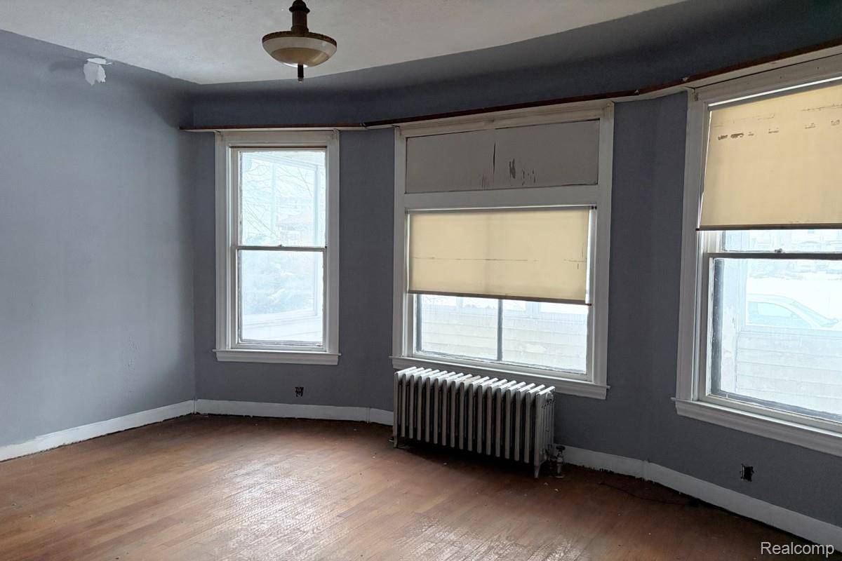 Detroit, MI 48213,5105 Seyburn ST