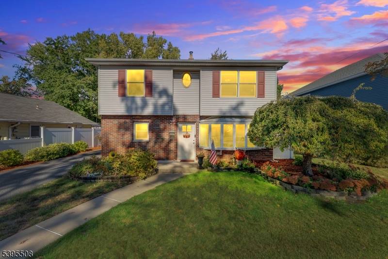 Rochelle Park Twp., NJ 07662,62 Grove Ave