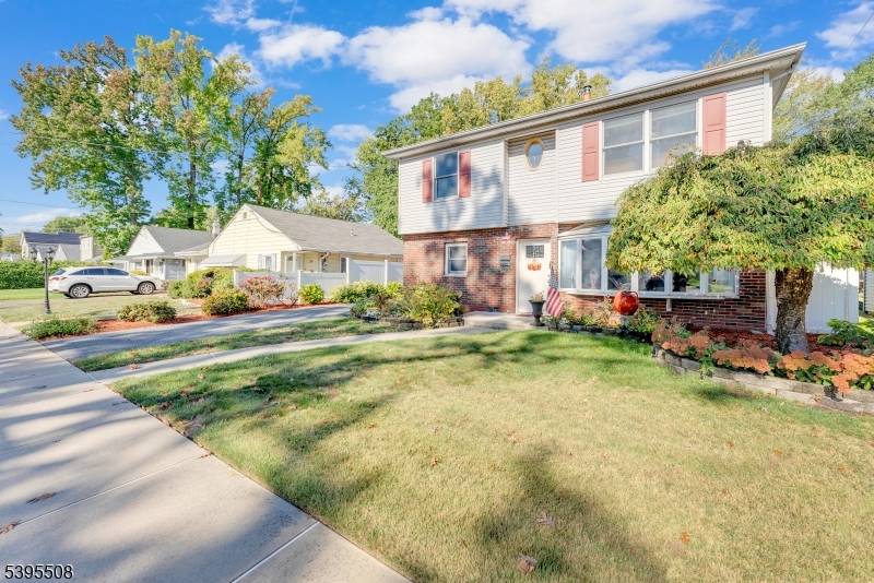 Rochelle Park Twp., NJ 07662,62 Grove Ave