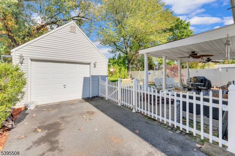 Rochelle Park Twp., NJ 07662,62 Grove Ave