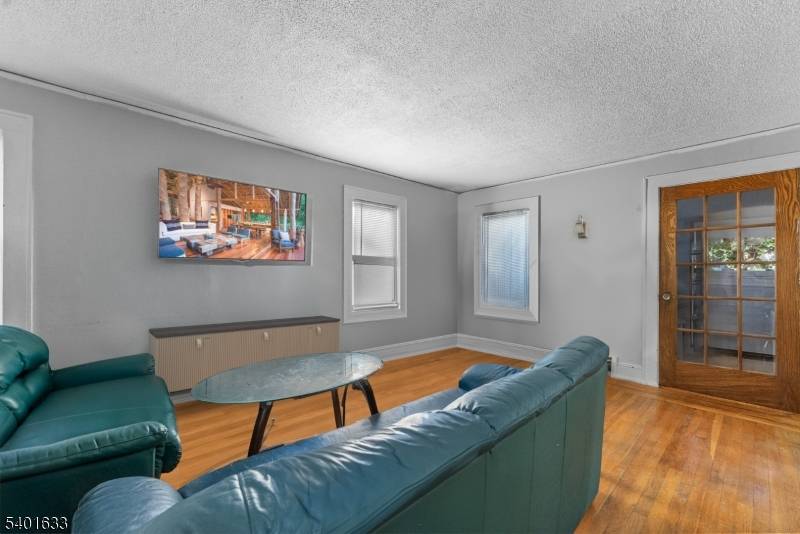 Tenafly Boro, NJ 07670,43 Esmond Pl