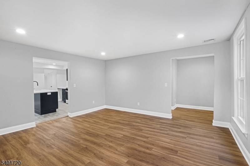 Mendham Boro, NJ 07945,9 W Main St