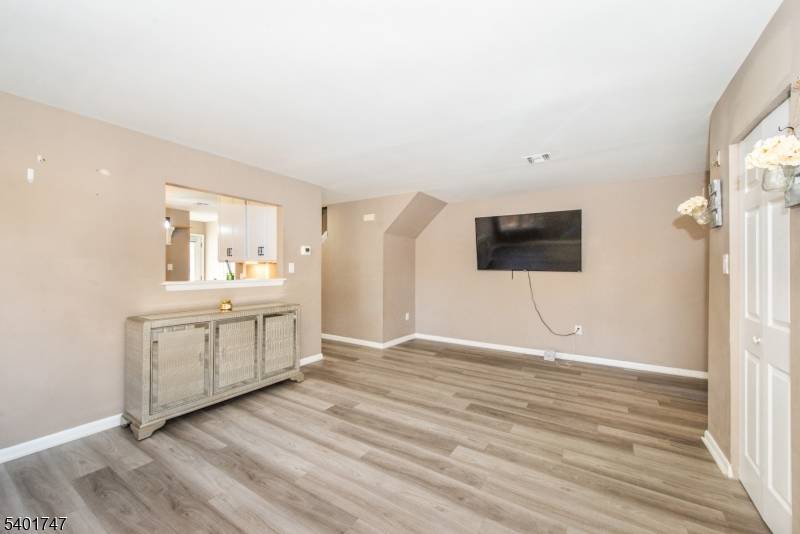 Lincoln Park Boro, NJ 07035,18 Bristol Ct