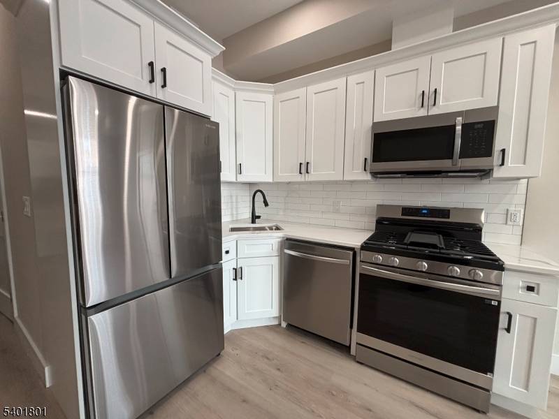 Newark City, NJ 07105,136 Elm St #101