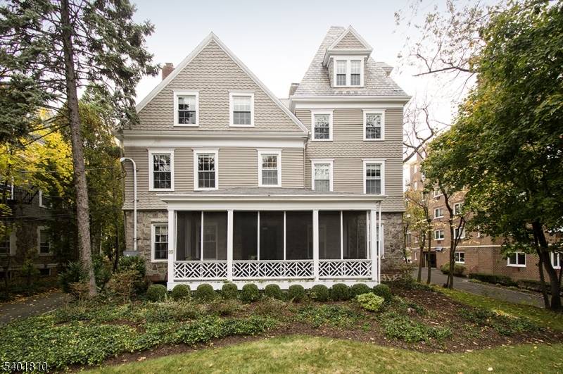 Summit City, NJ 07901,15 Euclid Ave #3