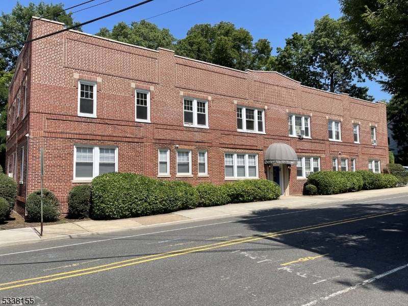 Millburn Twp., NJ 07041,665 Ridgewood Rd #8