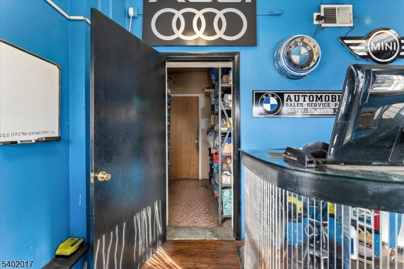 Westfield Town, NJ 07090,459 North Ave