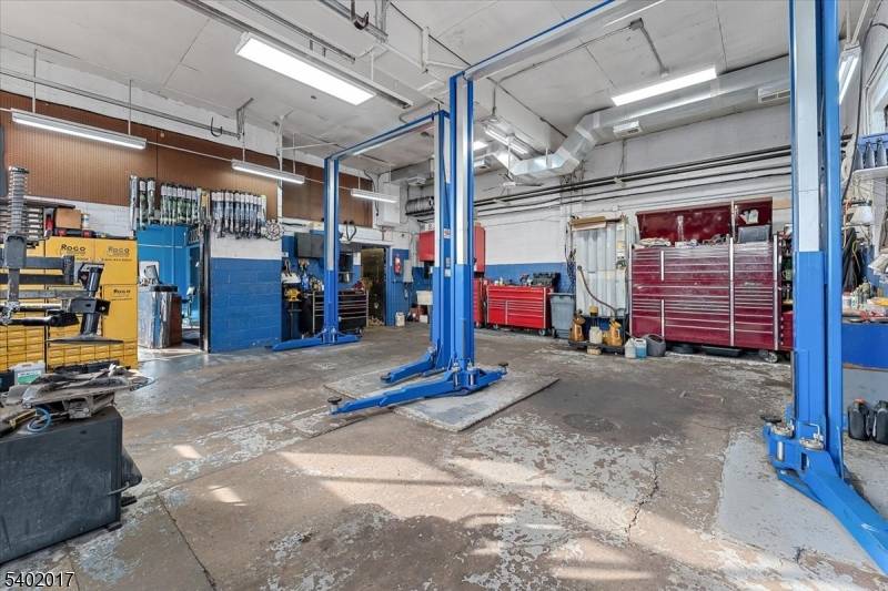 Westfield Town, NJ 07090,459 North Ave