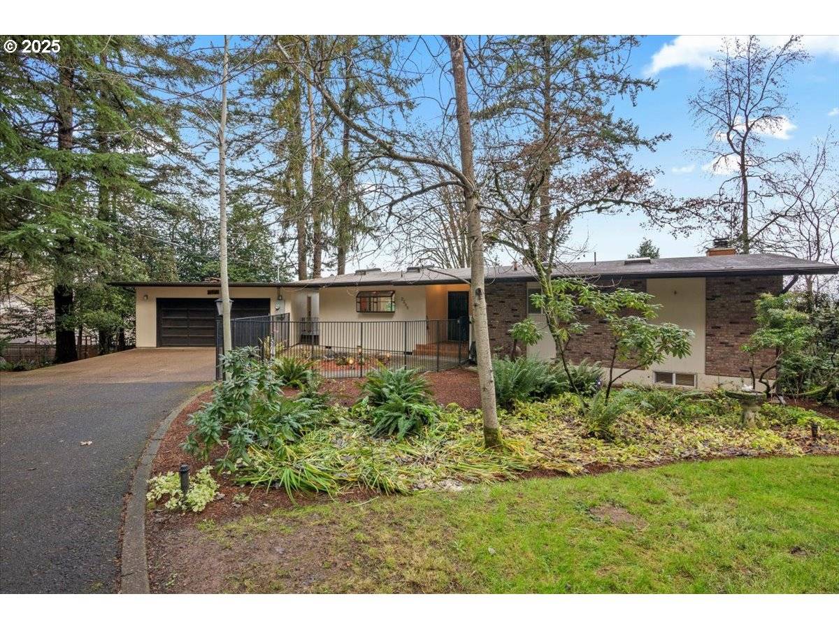 Salem, OR 97304,2369 EMERALD DR