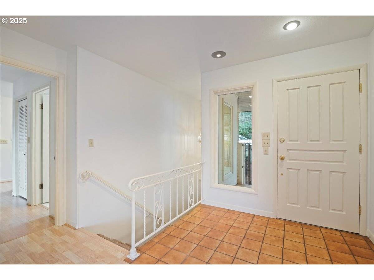 Salem, OR 97304,2369 EMERALD DR