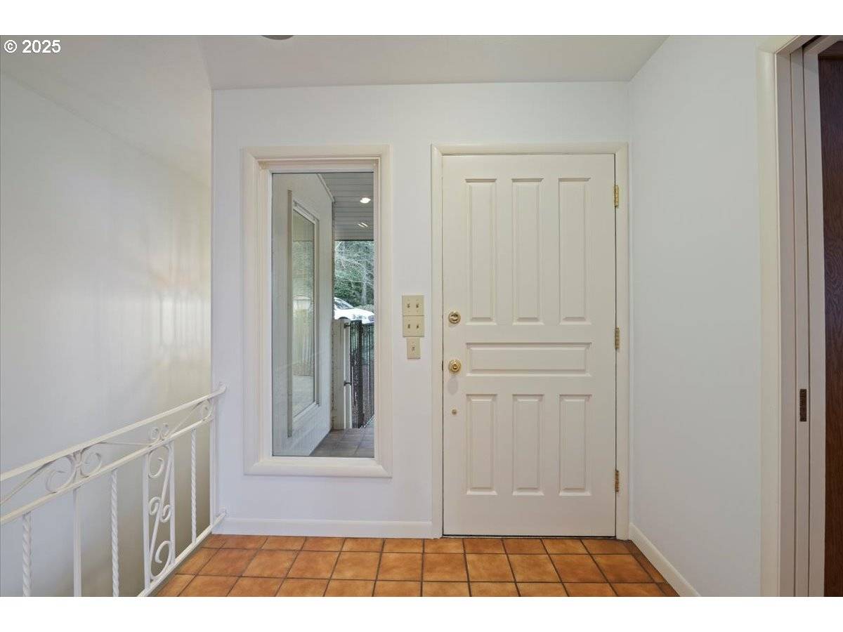 Salem, OR 97304,2369 EMERALD DR