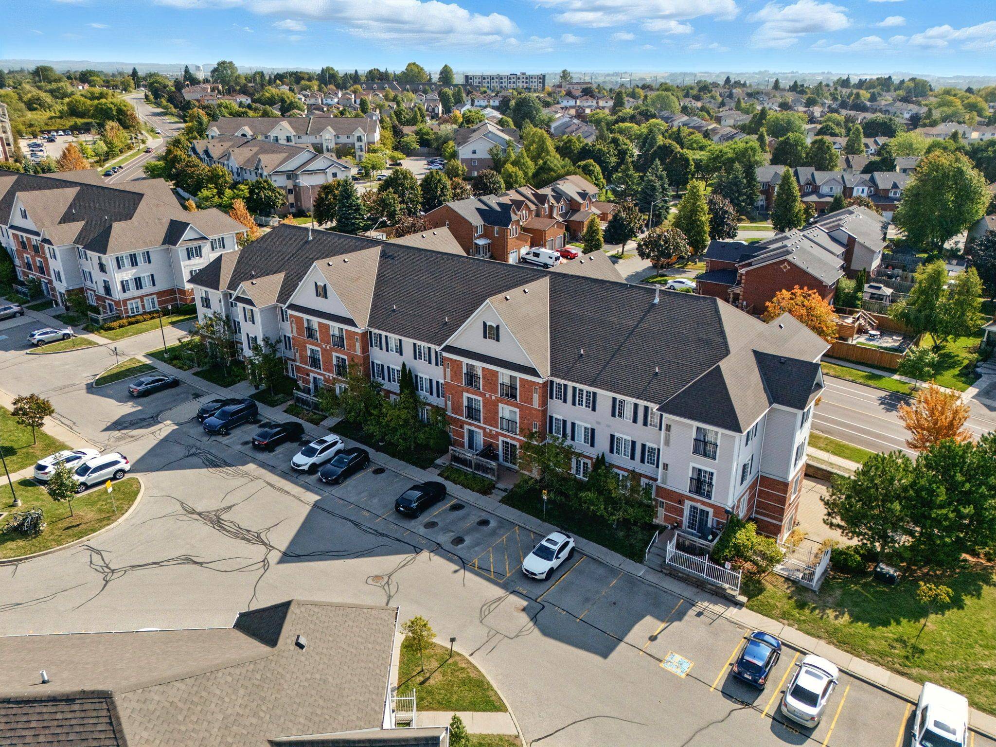 Clarington, ON L1C 5N7,106 Aspen Springs DR #211