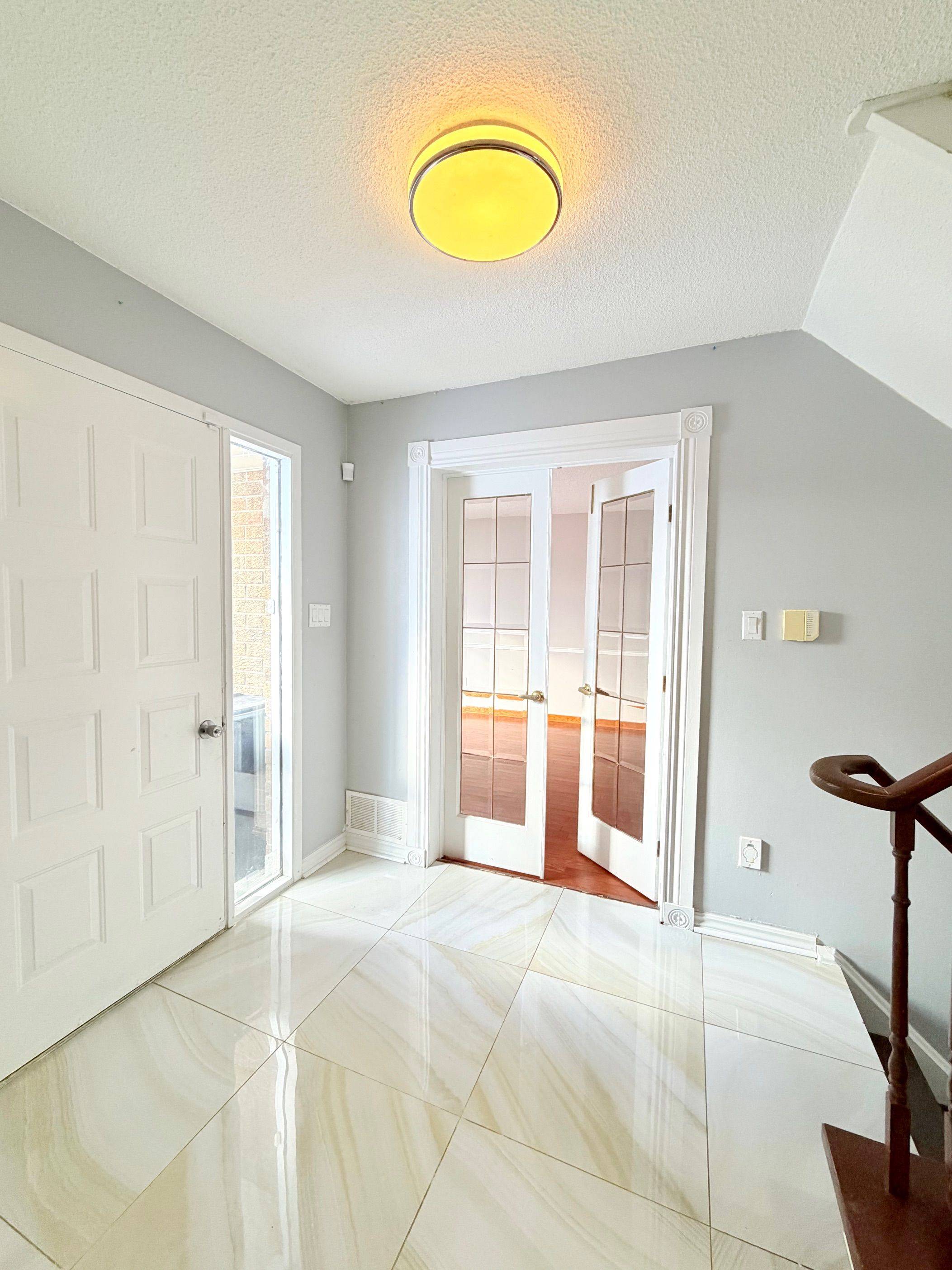 Toronto E10, ON M1C 3K5,41 Broadbridge DR #Room 1