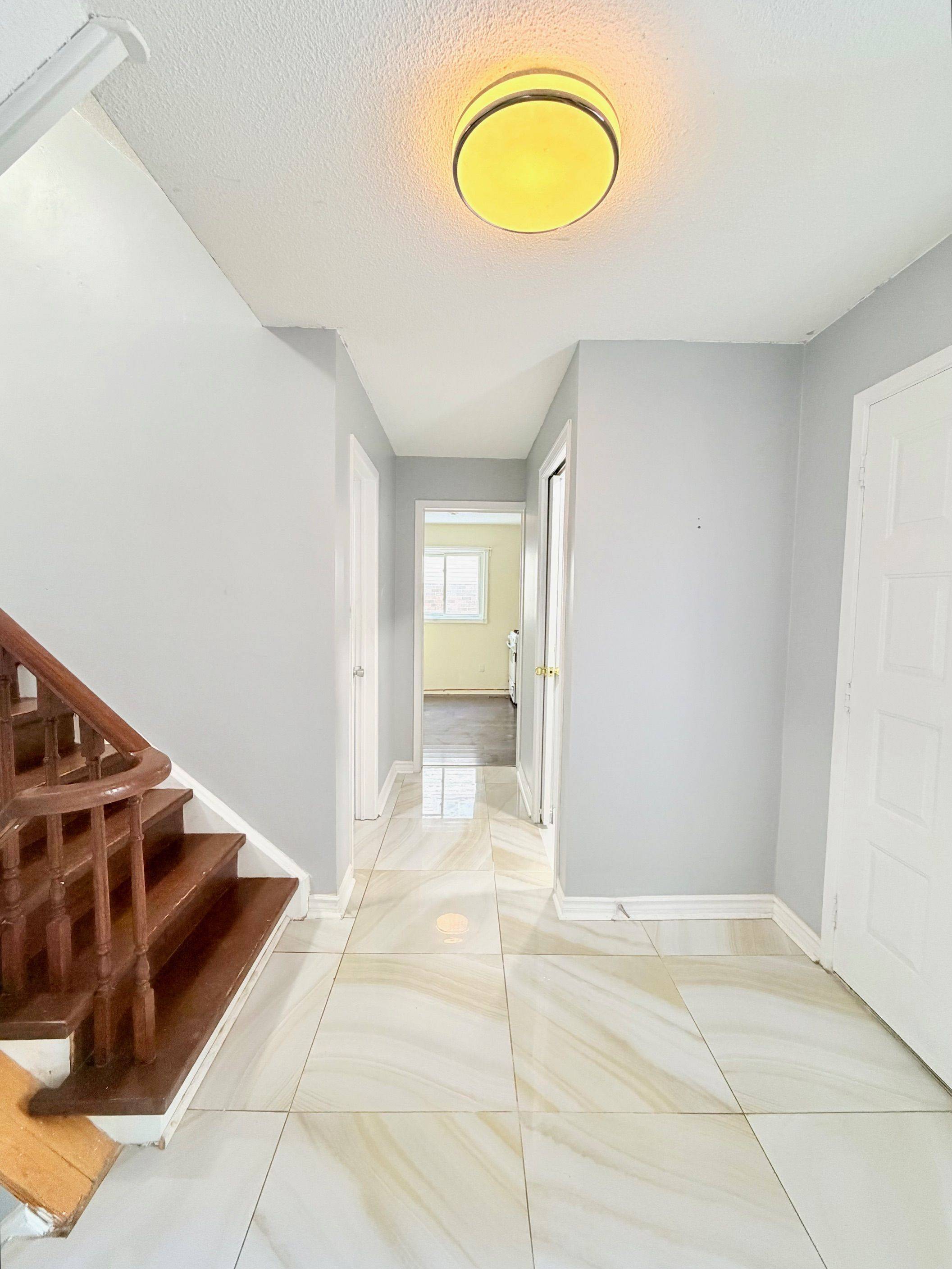 Toronto E10, ON M1C 3K5,41 Broadbridge DR #Room 1