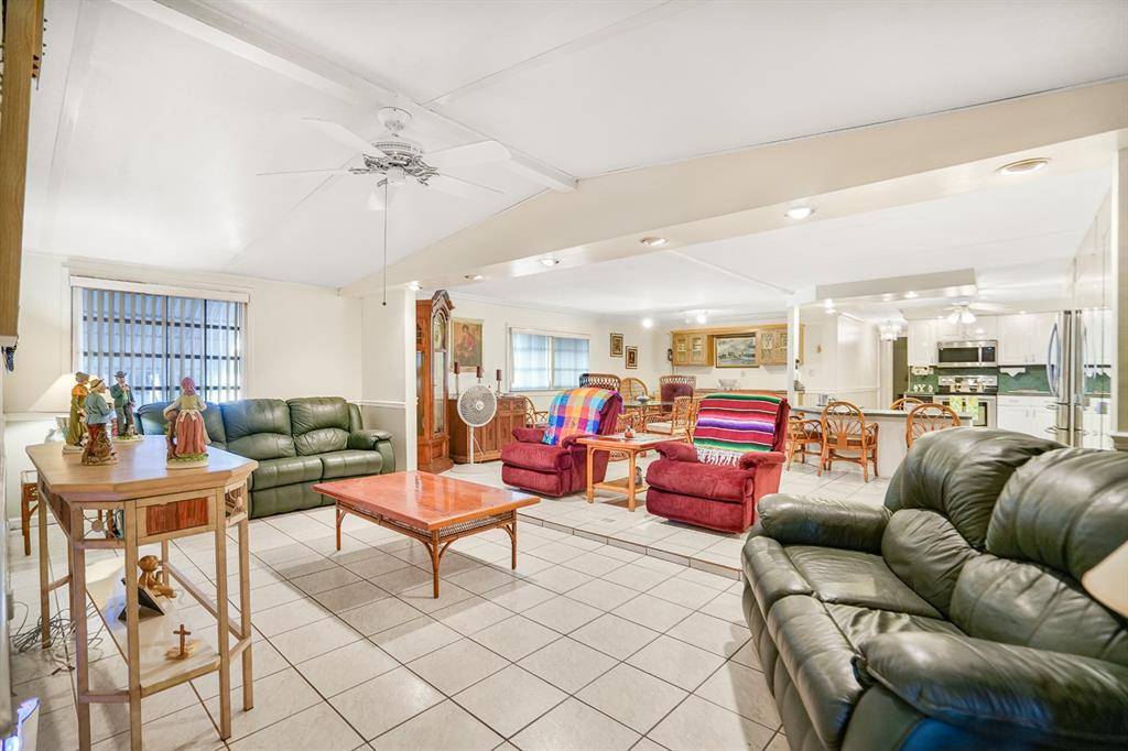 Dania Beach, FL 33312,3033 Lakeshore Dr