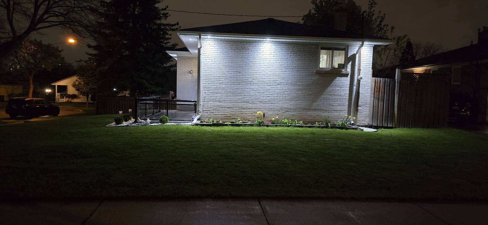 Toronto W10, ON M9V 2R7,21 Bentwick CRES