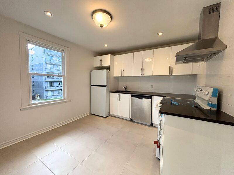 Hamilton, ON L8M 2H4,32 Arthur AVE S #Unit #2