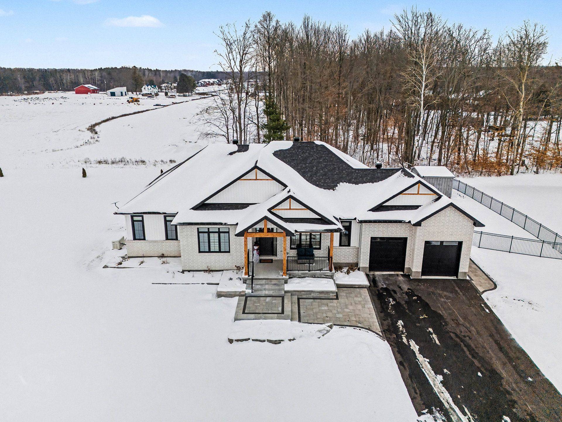 North Dundas, ON K0E 1S0,1685 Trizisky ST