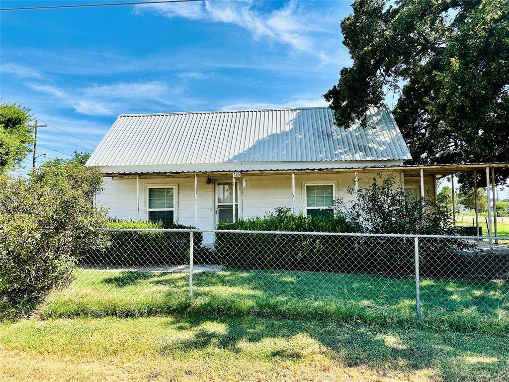 Cross Plains, TX 76443,125 2nd Street