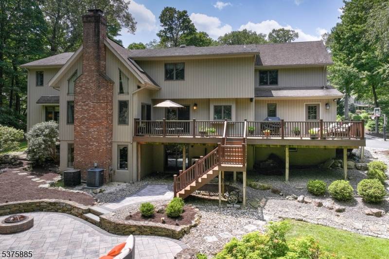 Kinnelon Boro, NJ 07405,8 Falcon Run