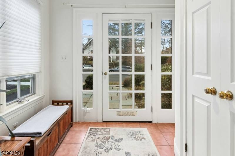 Summit City, NJ 07901,84 Ashwood Ave