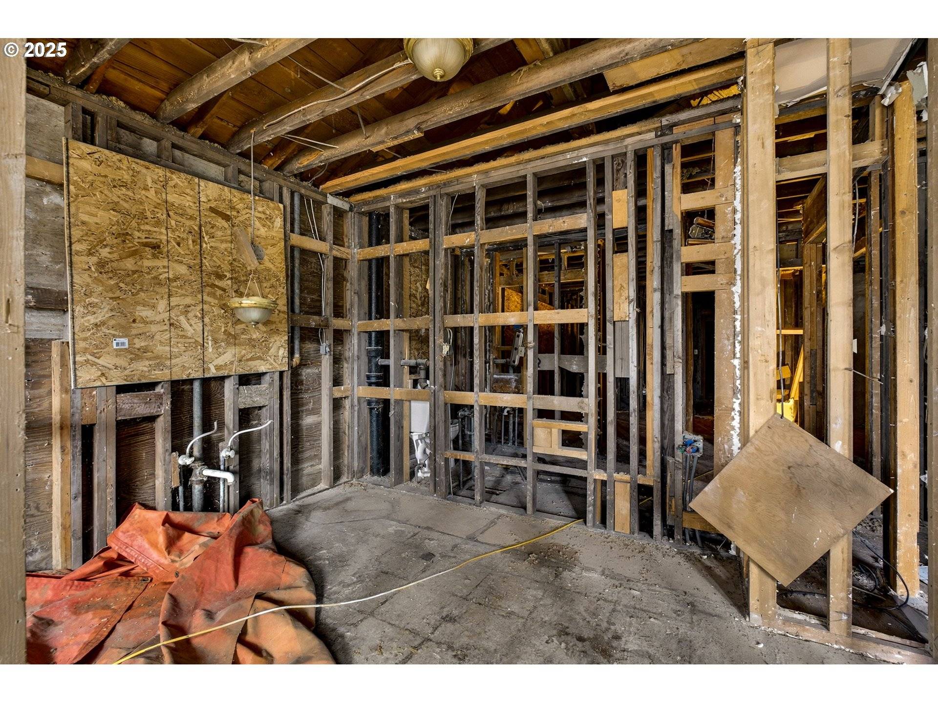 Portland, OR 97217,7827 N DENVER AVE