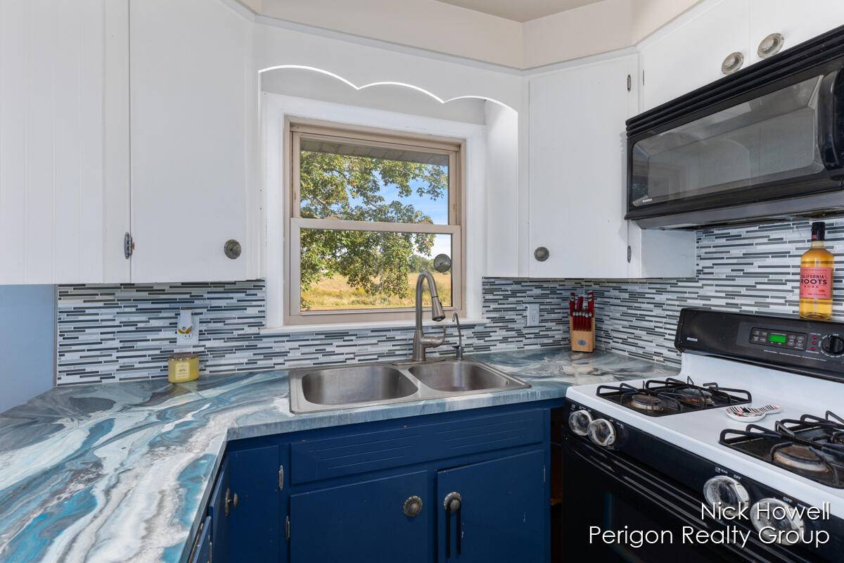 Gobles, MI 49055,26131 M 40