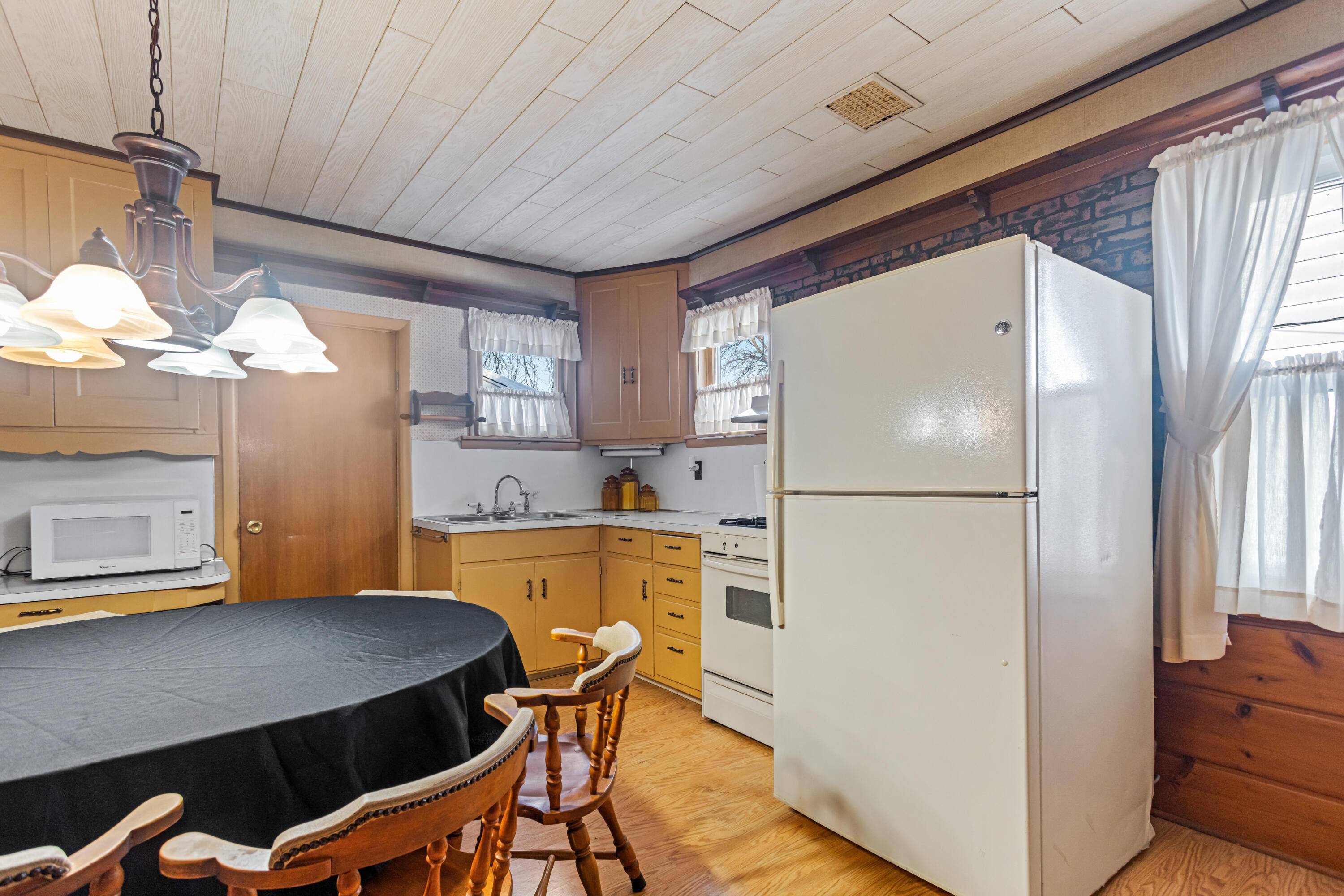 Hudsonville, MI 49426,5547 Pleasant AVE