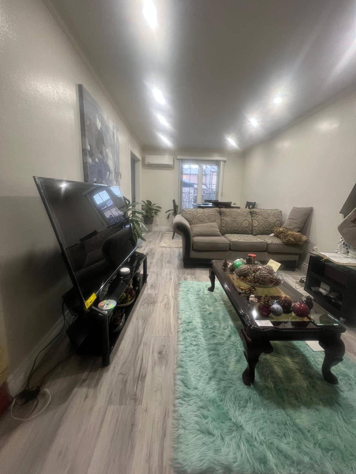 Oshawa, ON L1J 6L3,547 Dorchester DR