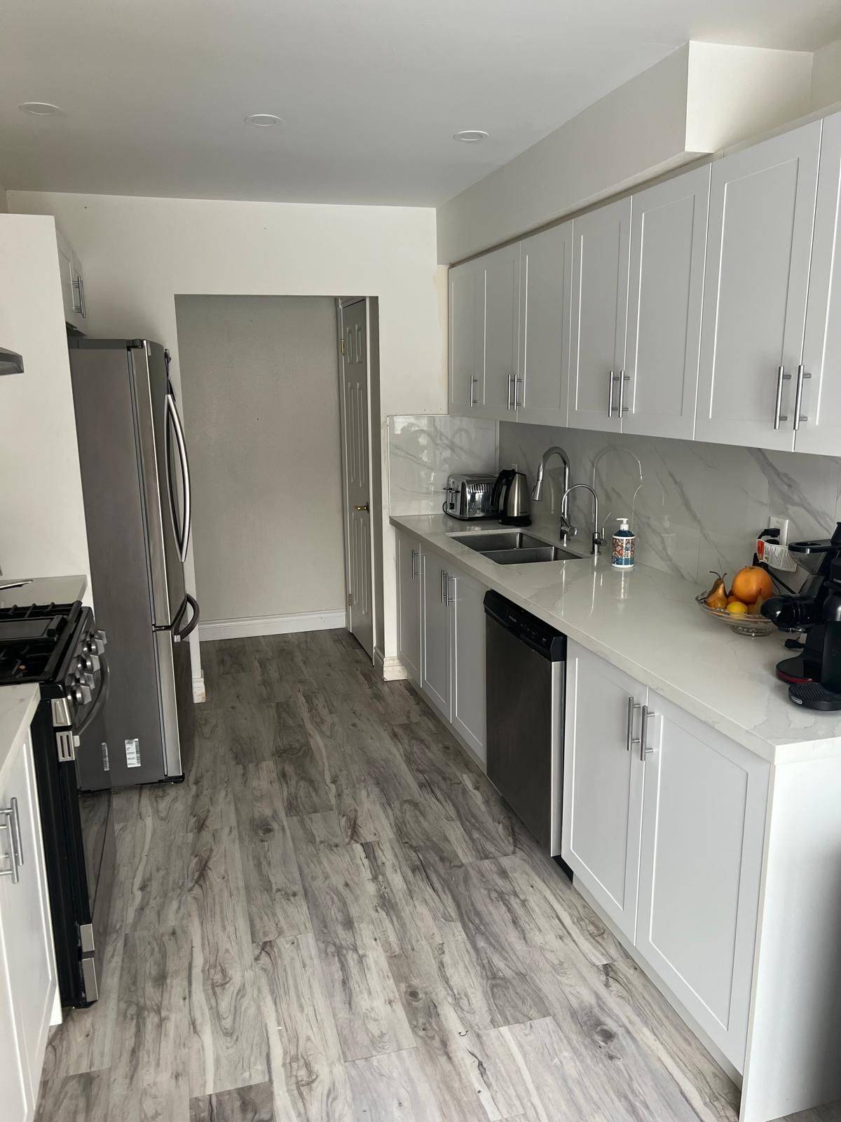 Oshawa, ON L1J 6L3,547 Dorchester DR