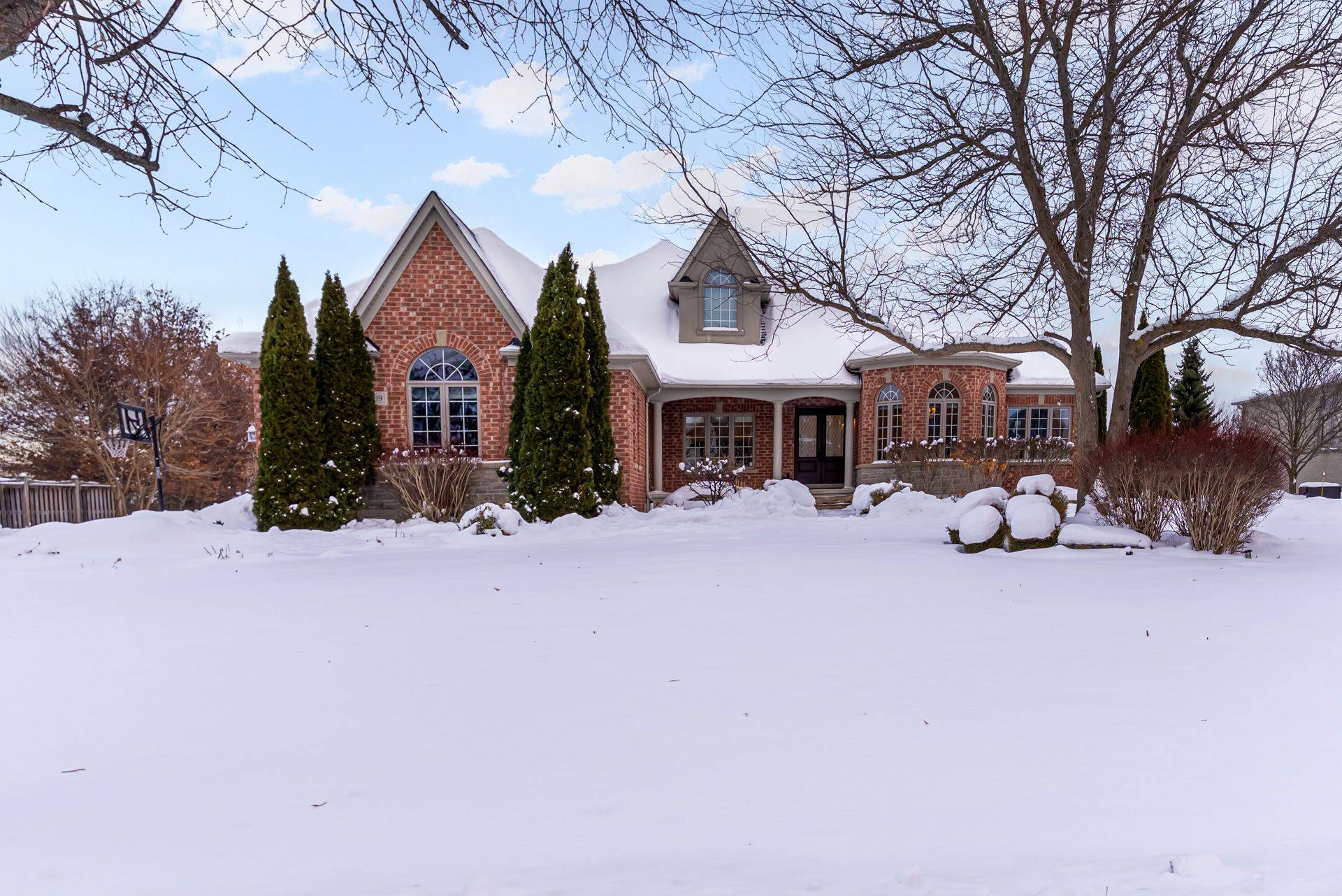 Whitby, ON L0B 1A0,19 Wilson House DR